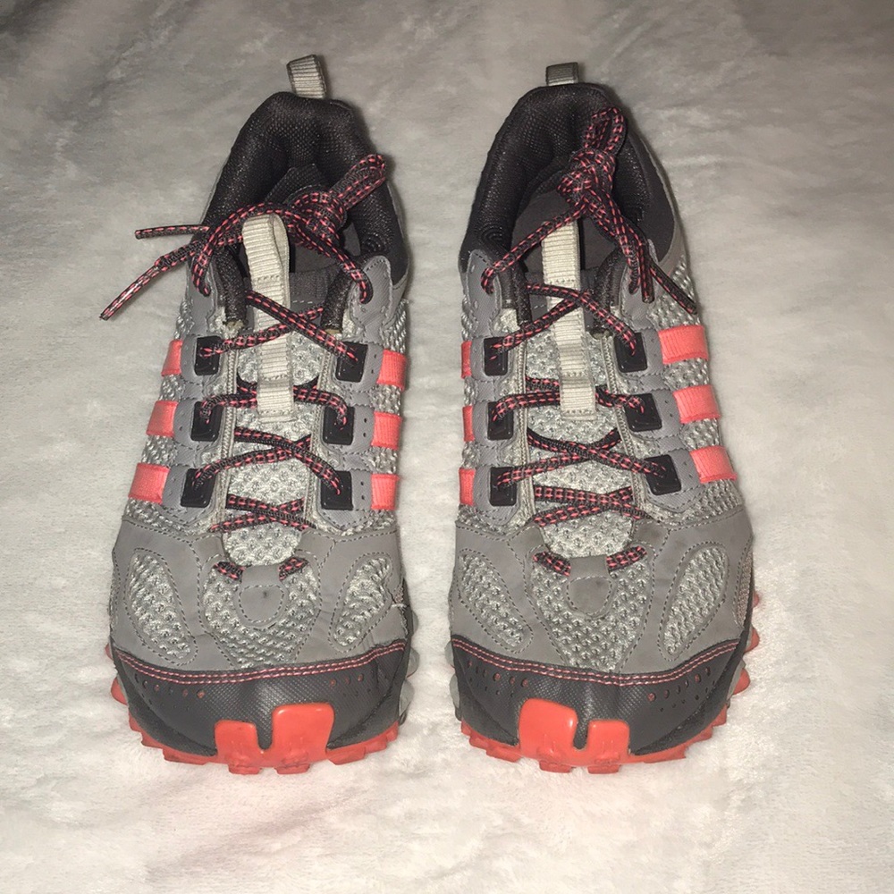 Adidas Torsion System tennis shoes